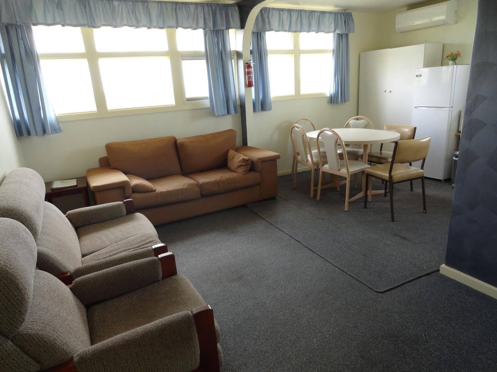 High View Family Cottages วอร์นามบูล ภายนอก รูปภาพ